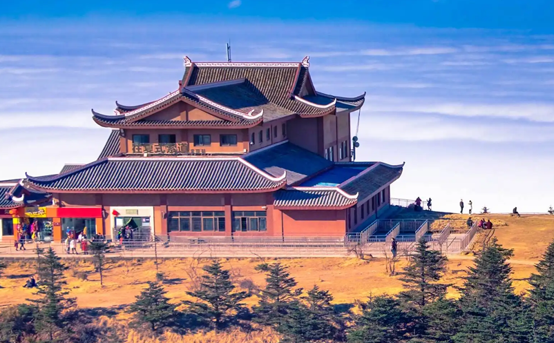 旅游景區(qū)斷推陳出新，開發(fā)出新的旅游形式 